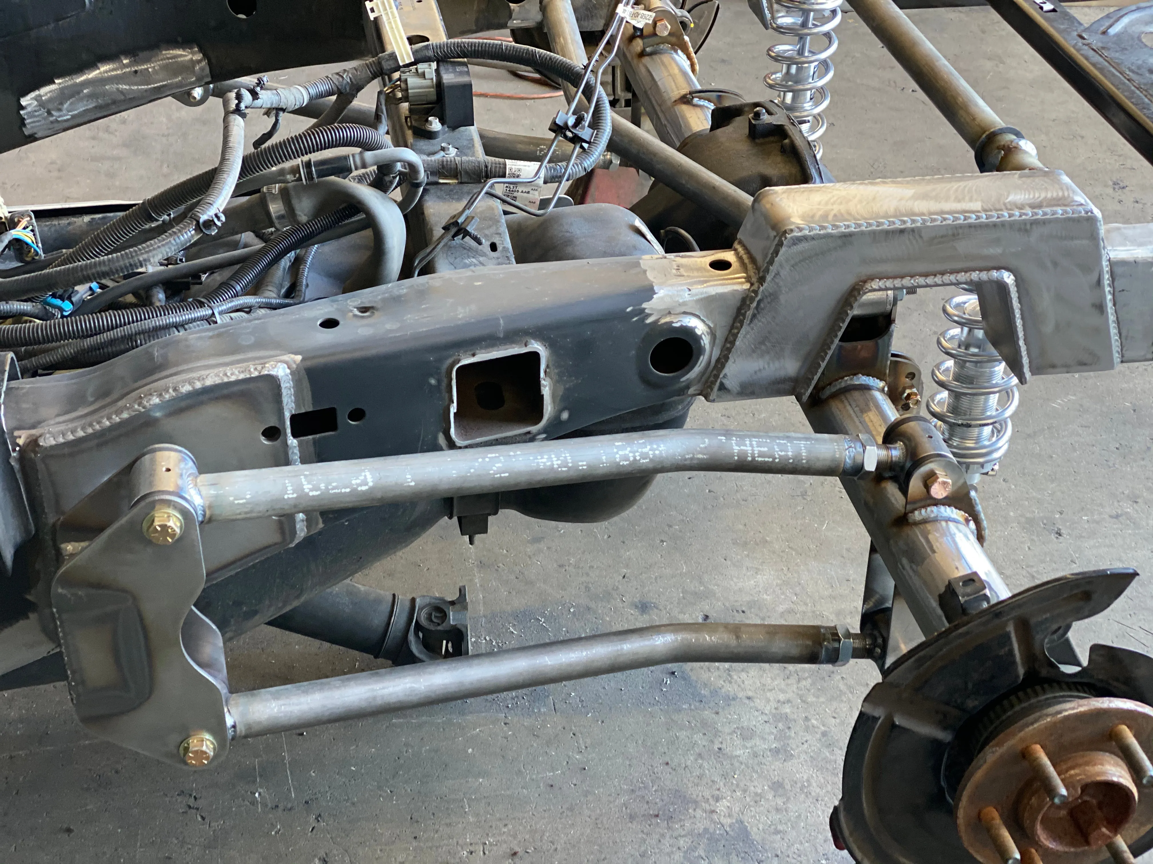 2015-2025 F150 Underbed Notch With Shock Relocation Brackets