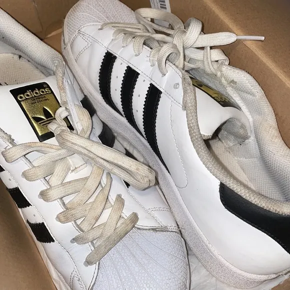 Adidas Superstar Shell Toes Size 9