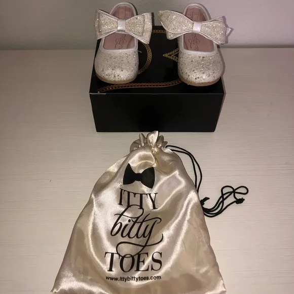 Brand NEW never worn size 20 kids sparkly shoes from Itty Bitty Toes