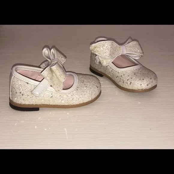 Brand NEW never worn size 20 kids sparkly shoes from Itty Bitty Toes